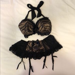 Gorgeous Matching Lingerie Set: Bra & Garter Skirt